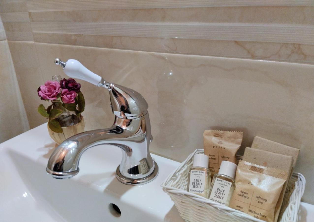 Double Room Private Bathroom